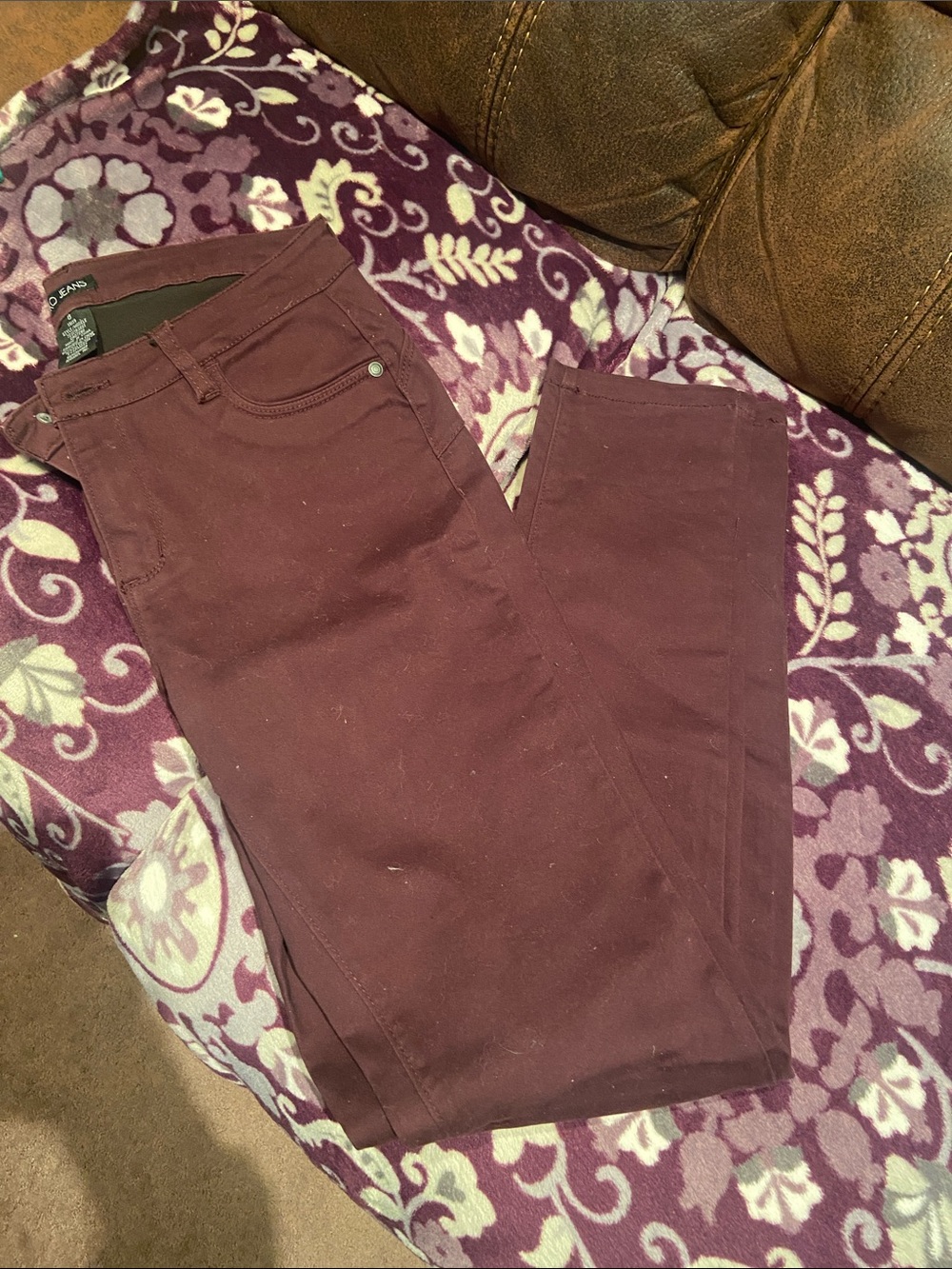 Women's Skinny Pants in Deep Plum